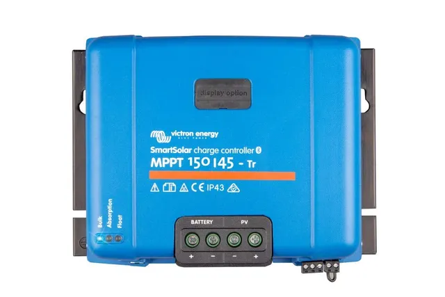 victron-energy-smartsolar-mppt-solar-charge-controller-150v-45a-12-24-36-48v-wit image 1