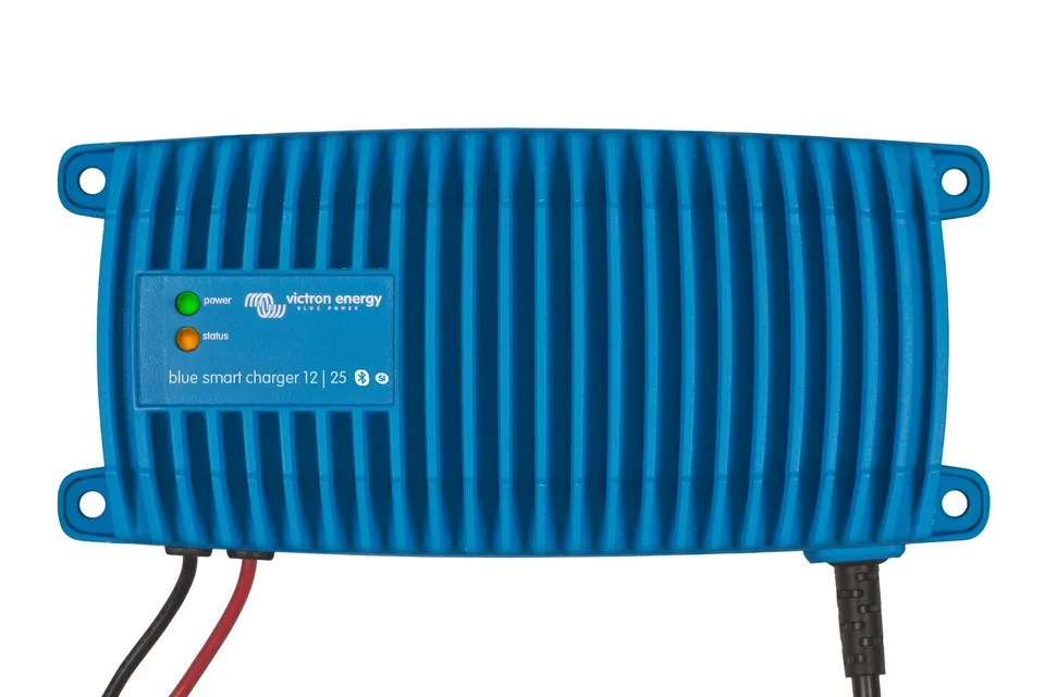 victron-energy-blue-smart-marine-battery-charger-ip67-12v-25a-7-step-charging image 1