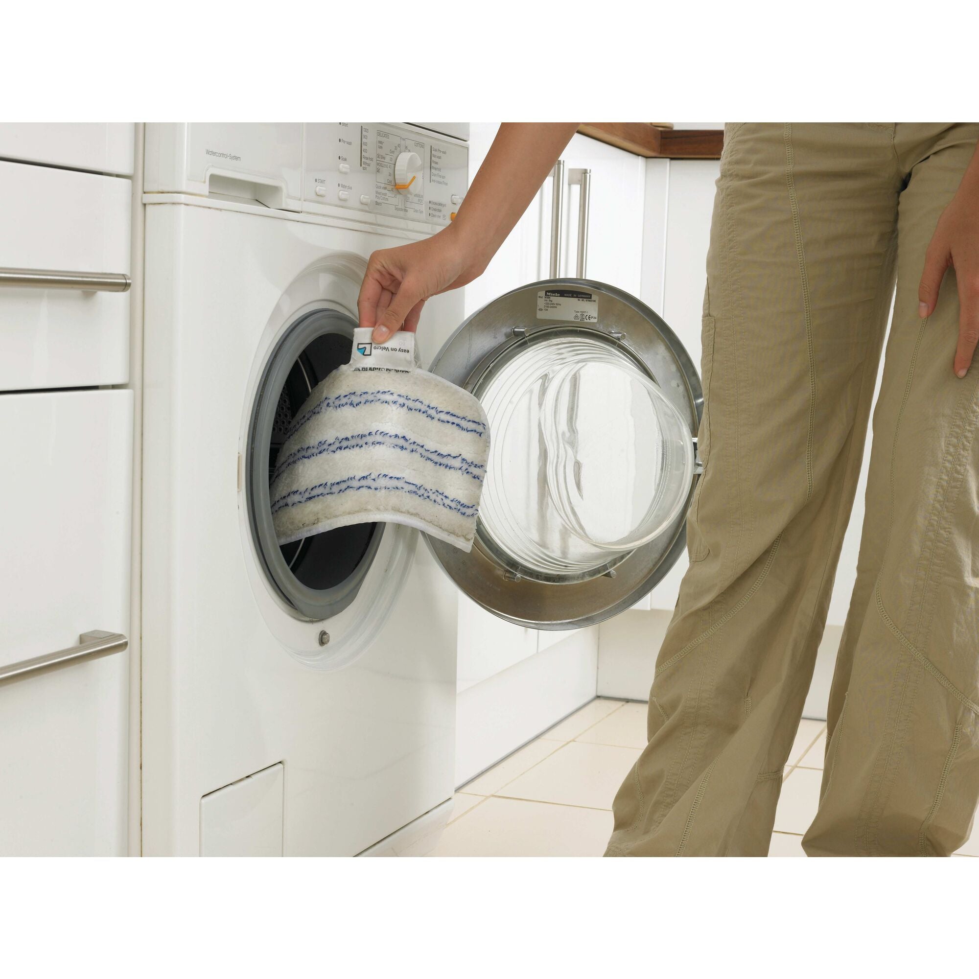 black-decker-steammop-washable-microfiber-cleaning-pads-2-pack image 2