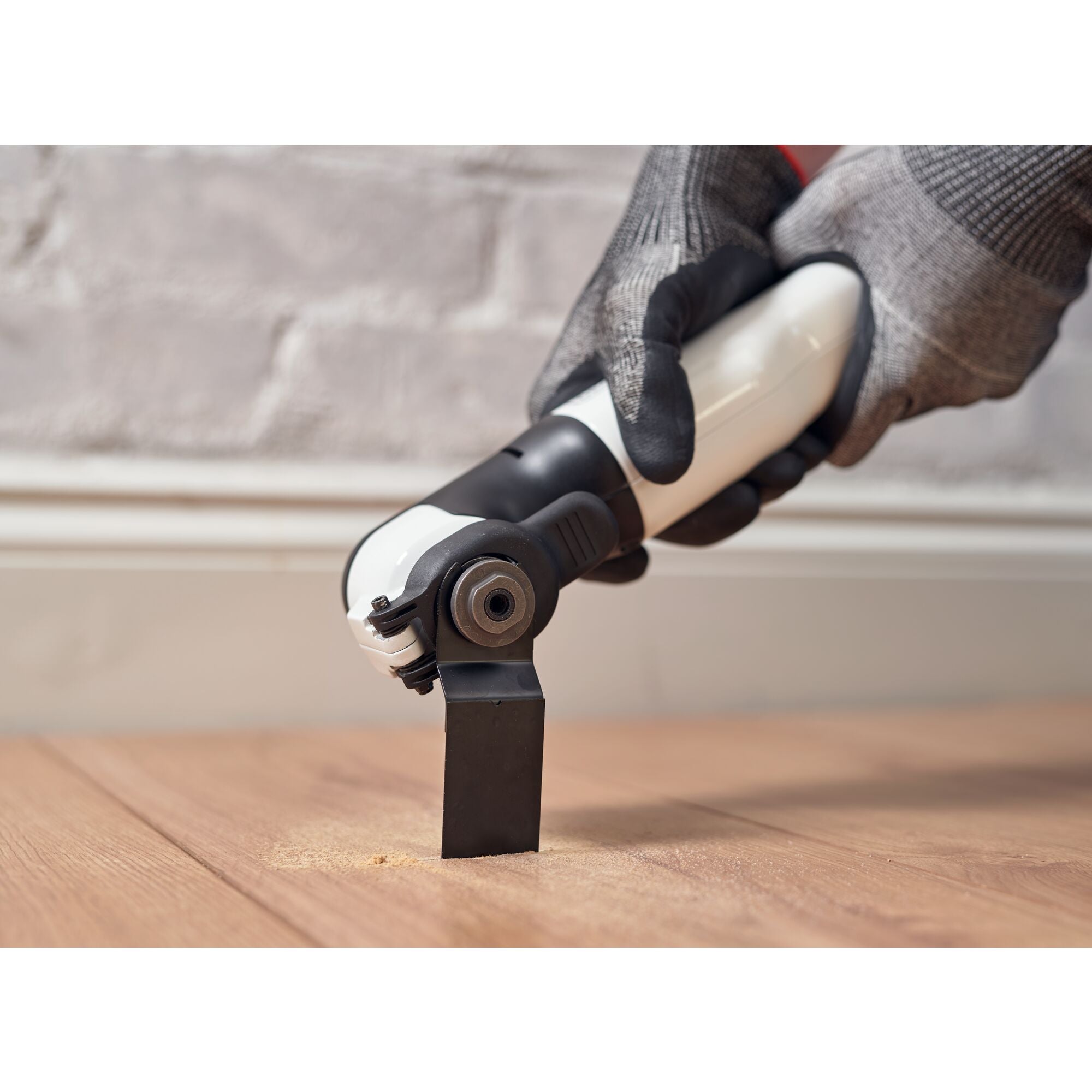 black-decker-reviva-12v-max-oscillating-multitool image 3