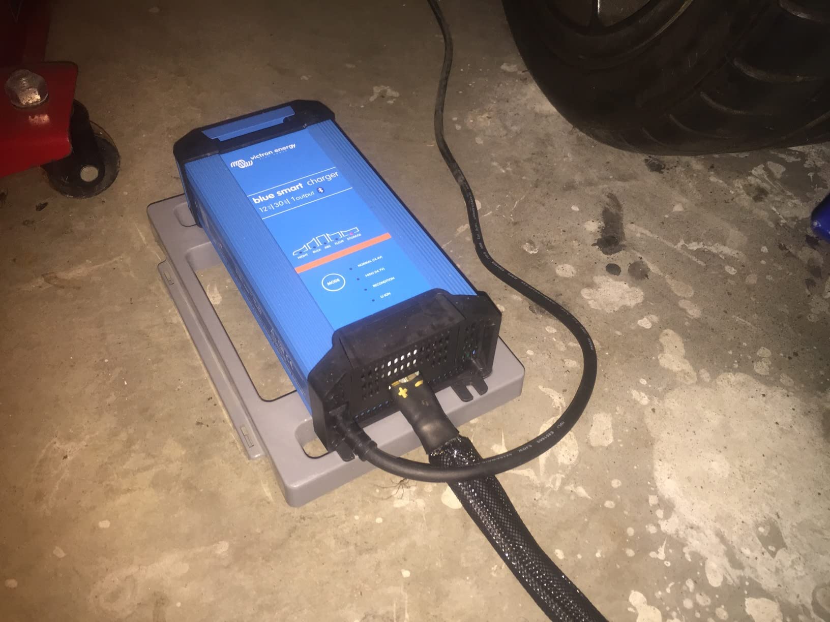 Great charger, but a bit noisy