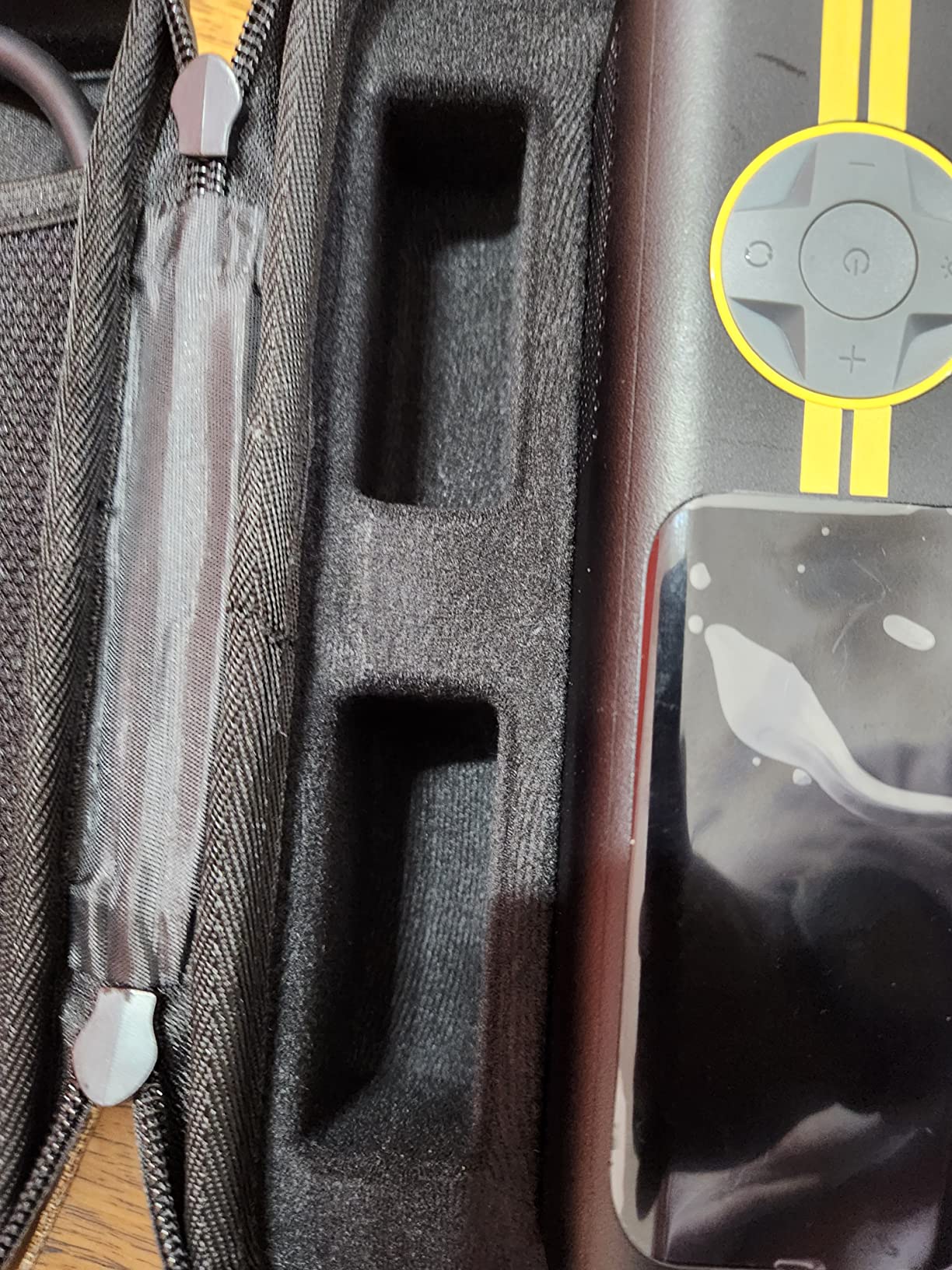 Nice case, but carry handle could be better