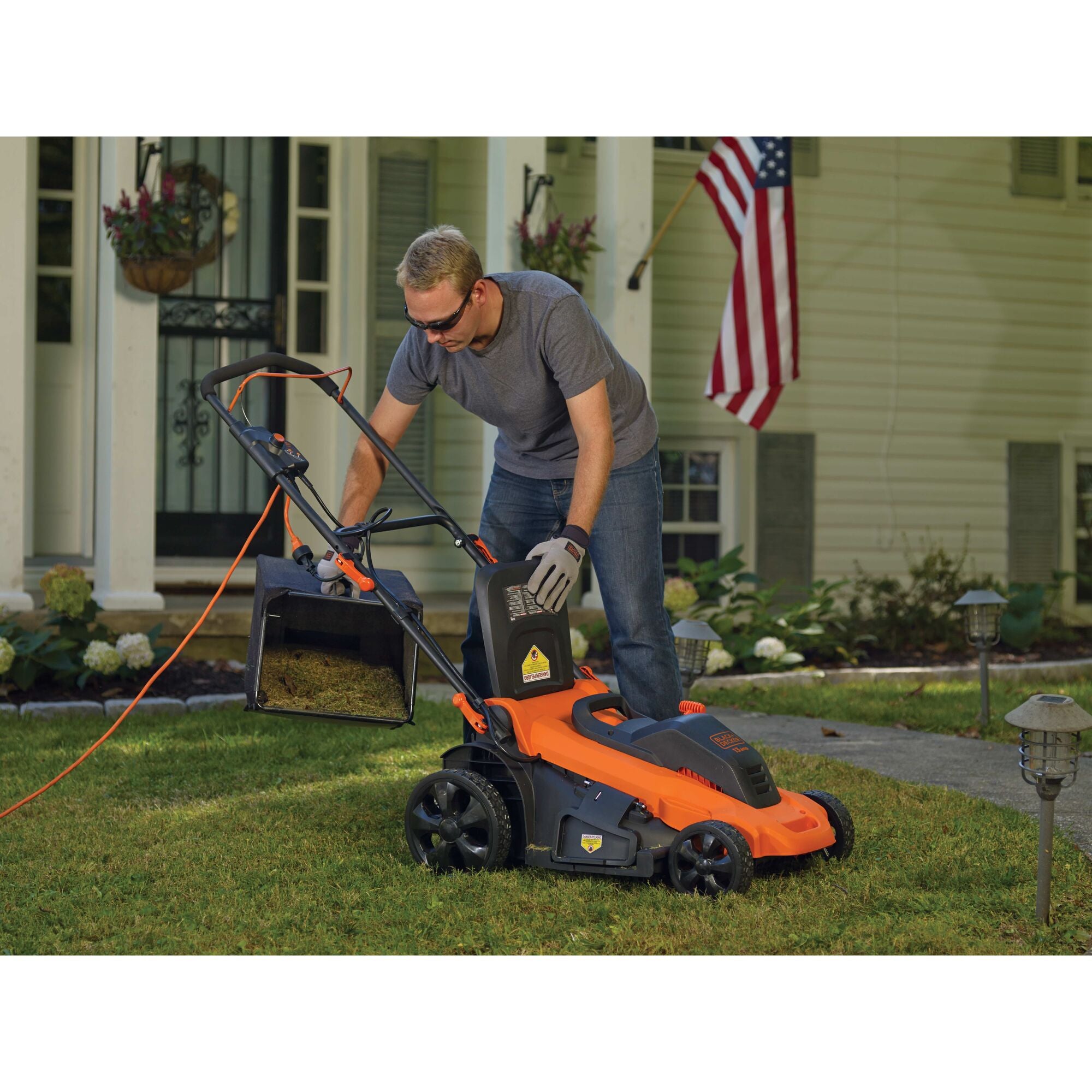 black-decker-13-amp-20-inch-corded-electric-lawn-mower-with-edgemax-and-3-in-1-v image 2
