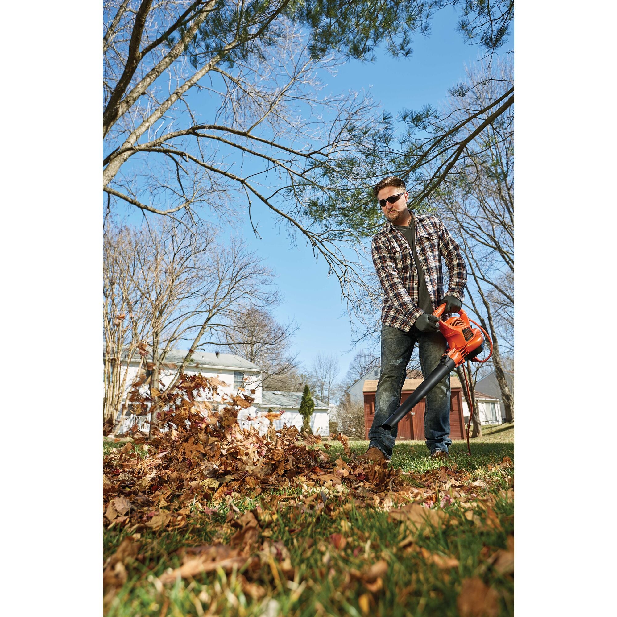 black-decker-3-in-1-vacpack-12amp-corded-electric-leaf-blower-vacuum-and-mulcher image 3