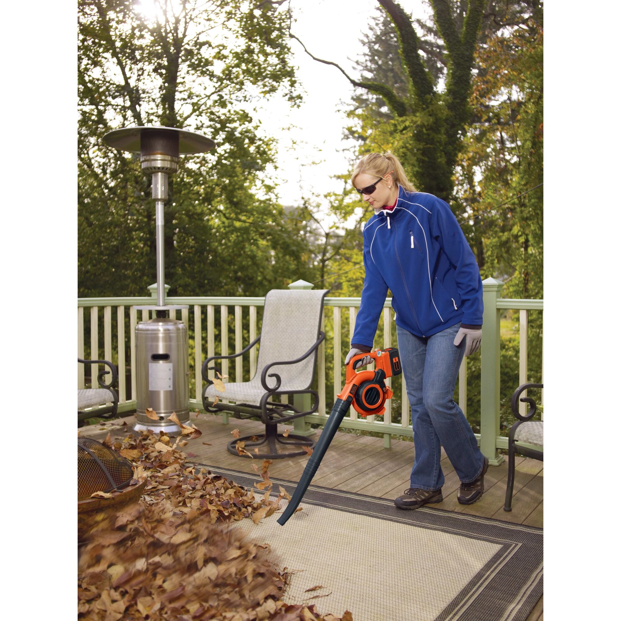 black-decker-40v-max-cordless-leaf-blower-and-vacuum-with-battery-and-charger-in image 2