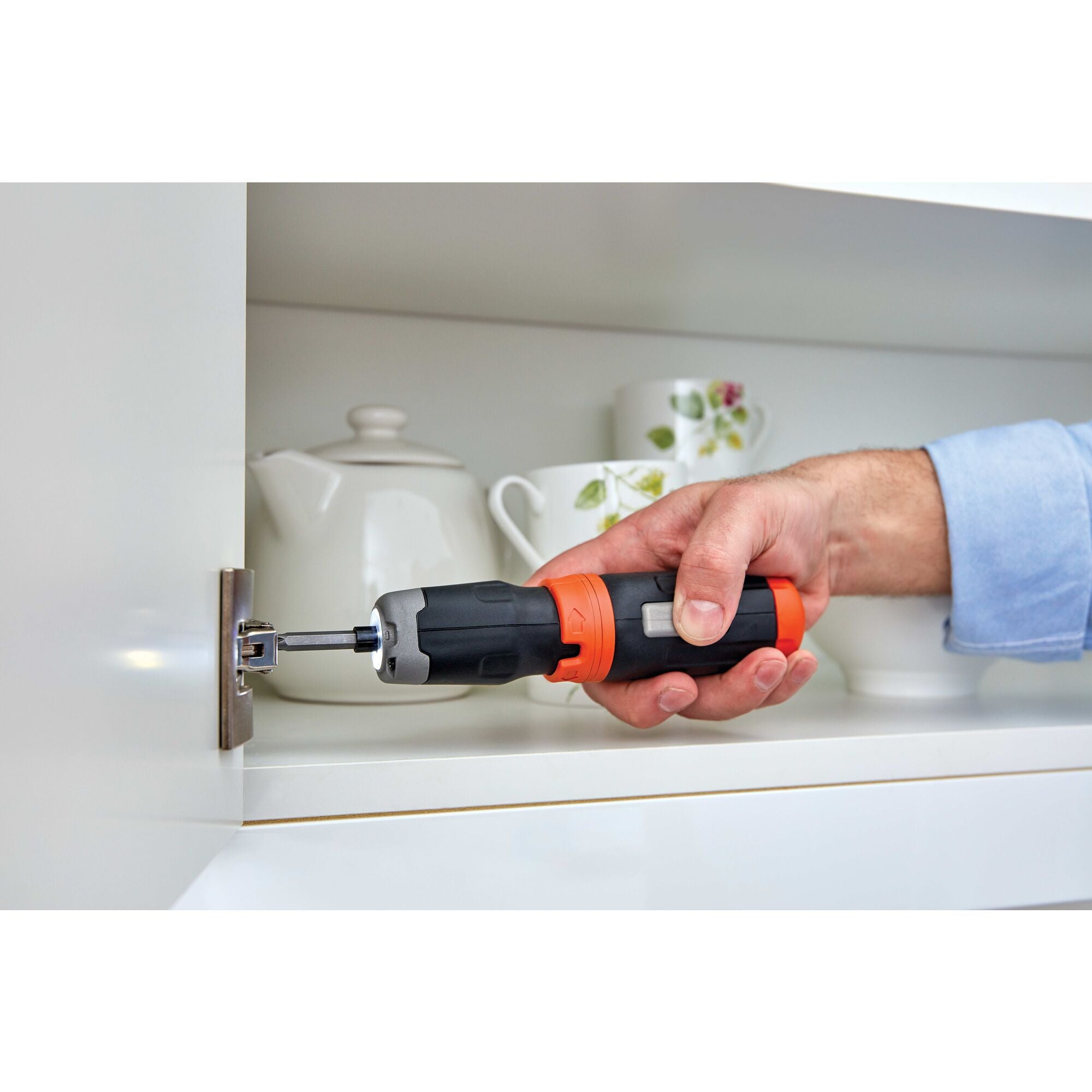 black-decker-cordless-screwdriver-with-aa-batteries-and-5-fastening-bits image 3