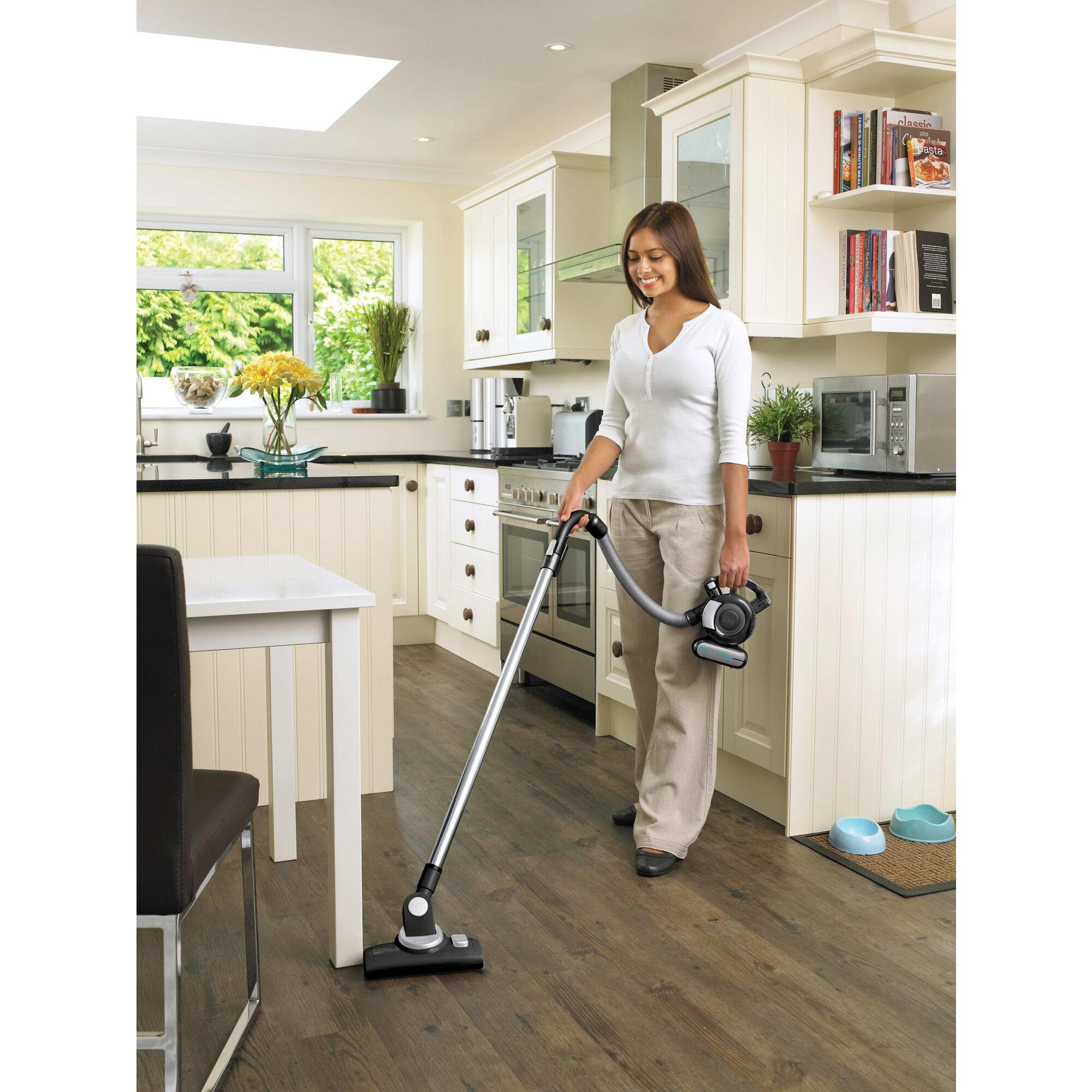 black-decker-dustbuster-20v-max-flex-handheld-vacuum-crevice-tool-ready image 2