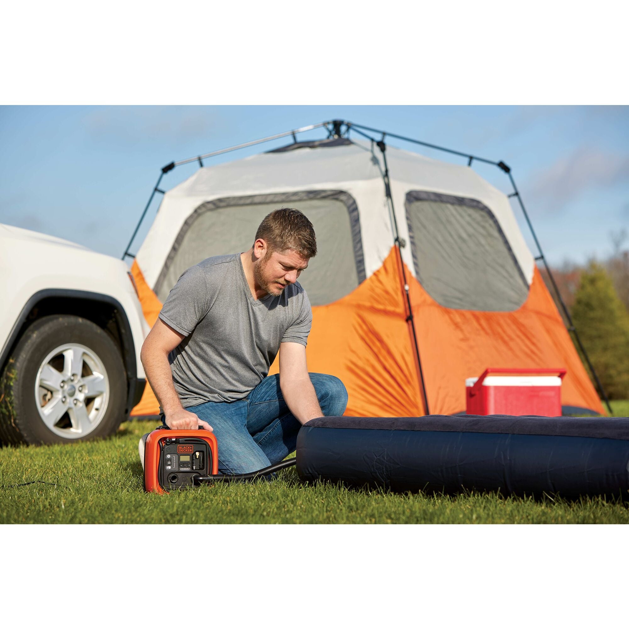 black-decker-12v-max-dc-multi-purpose-inflator-with-digital-gauge-and-auto-shuto image 2