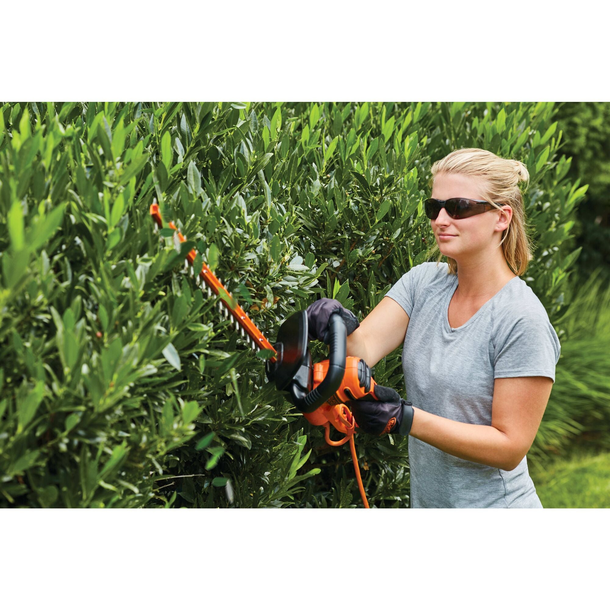 black-decker-18-inch-electric-hedge-trimmer image 2