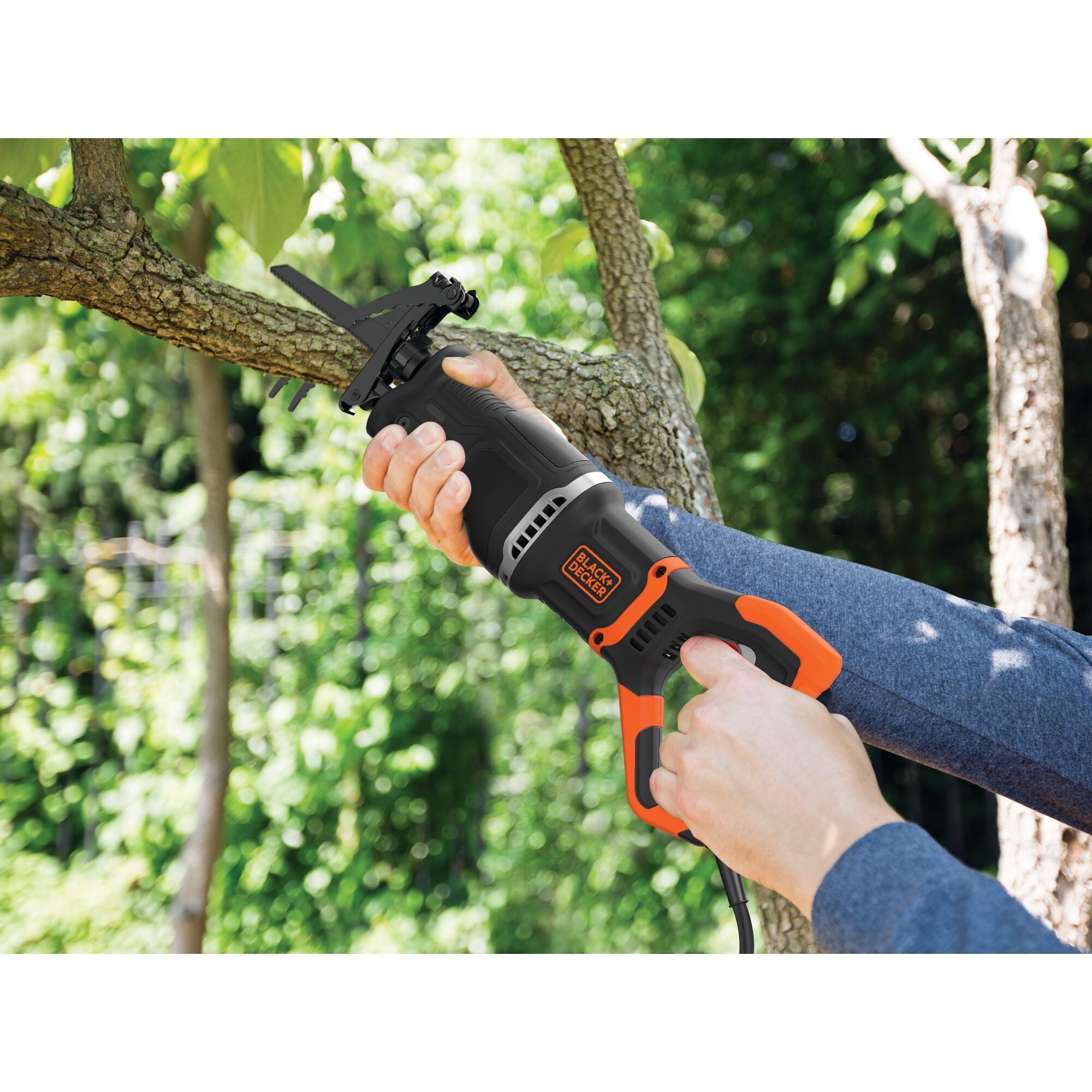 black-decker-7-amp-electric-reciprocating-saw-with-removable-branch-holder image 2