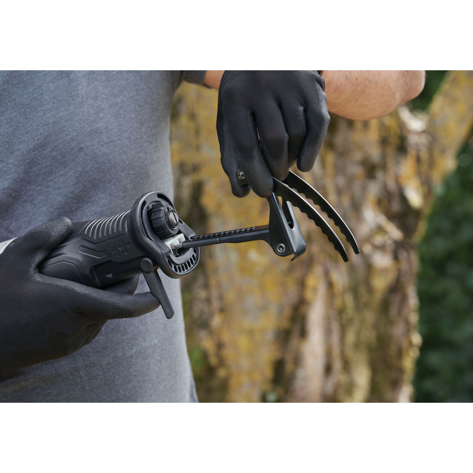 black-decker-7-amp-electric-reciprocating-saw-with-removable-branch-holder image 3