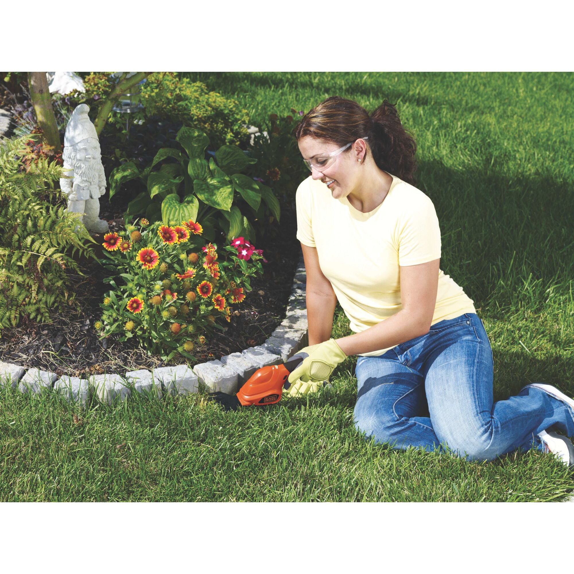 black-decker-3-6v-cordless-shrub-trimmer-grass-shear-combo image 2