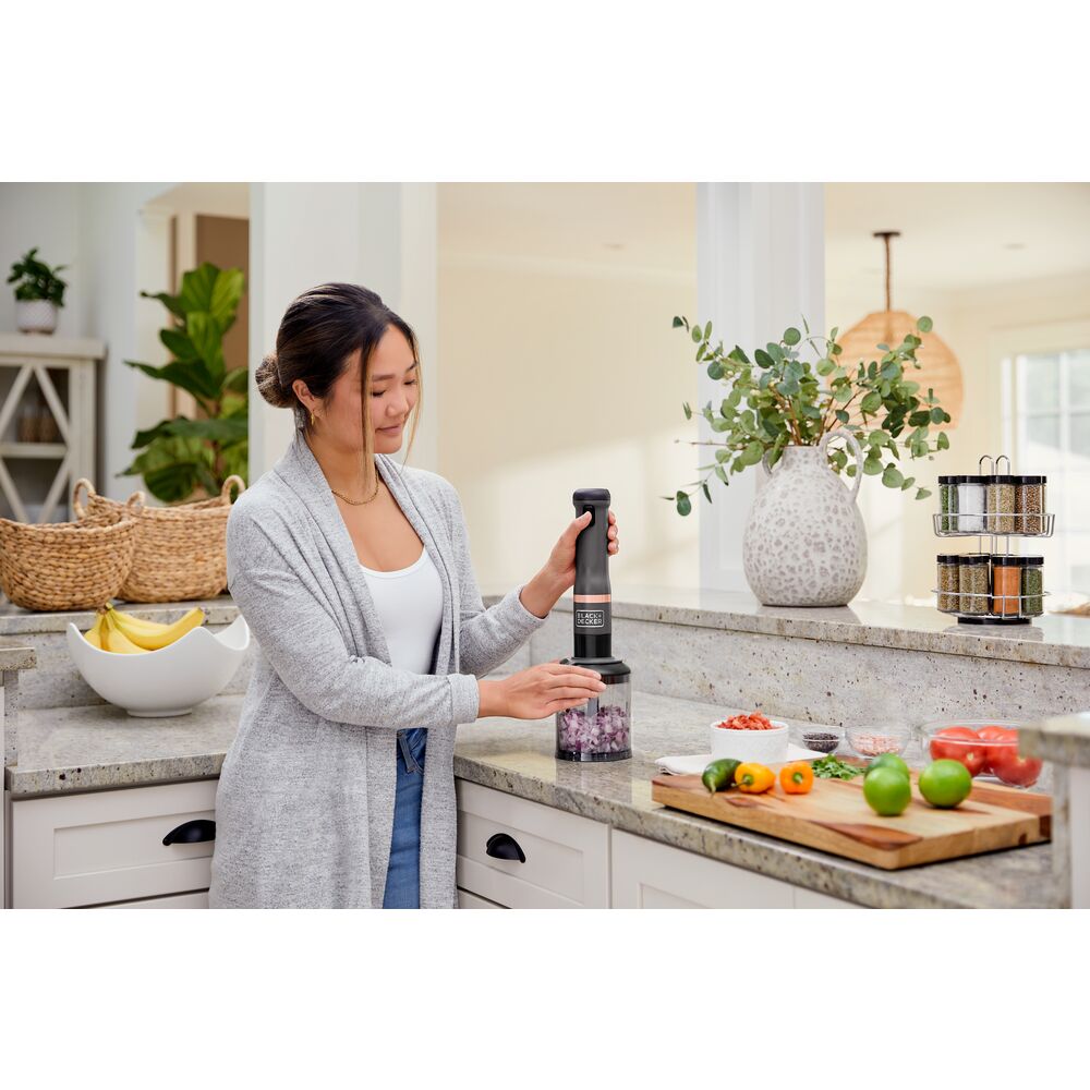 black-decker-kitchen-wand-3-in-1-cordless-hand-blender-3-kit-no-storage image 2