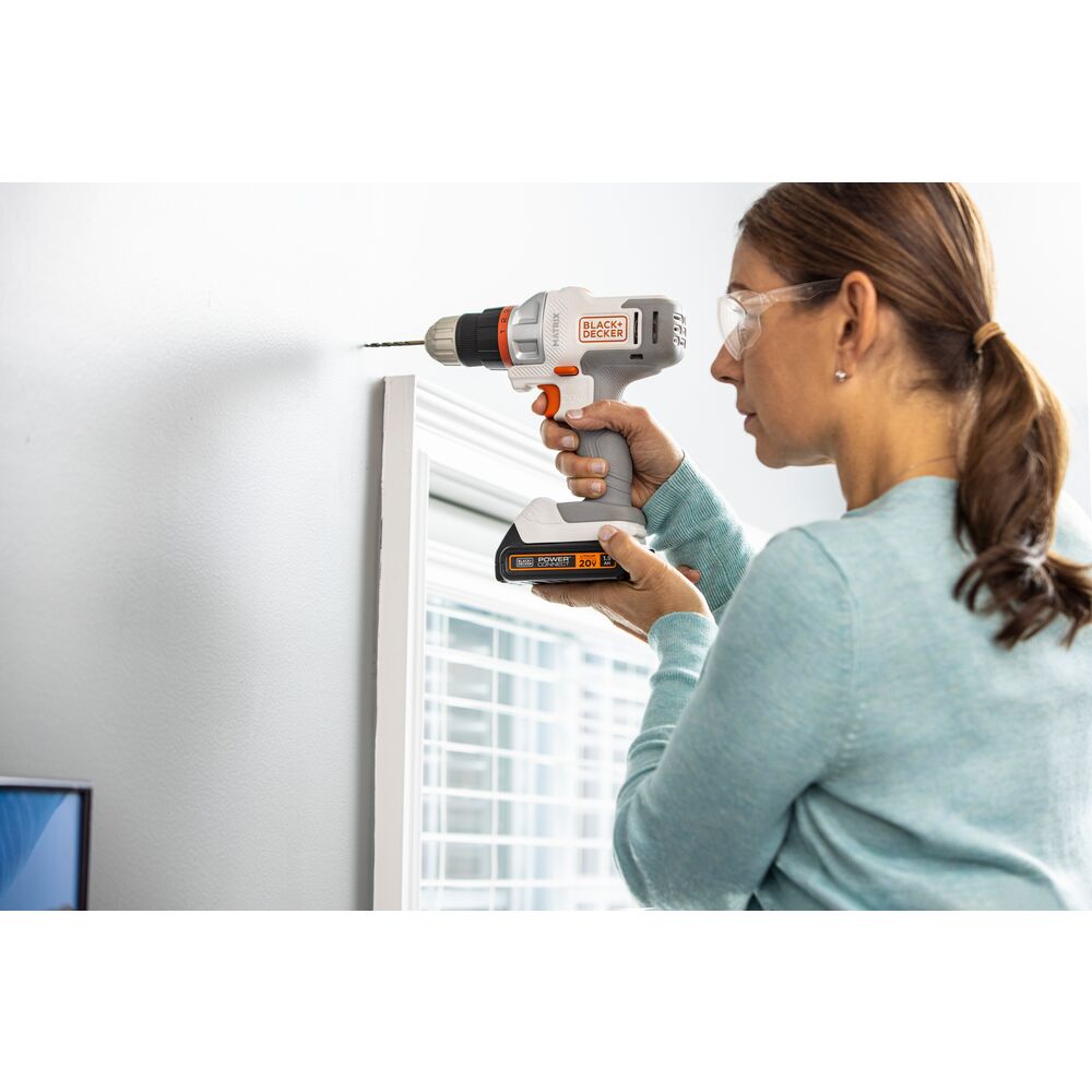 black-decker-20v-max-powerconnect-matrix-cordless-drill-driver-kit-with-battery- image 2